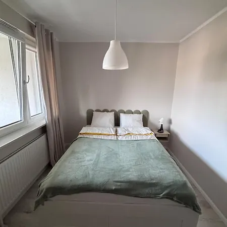 Oliwkowy Hennela Apartman Varsó