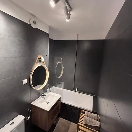 Oliwkowy Hennela Varšava