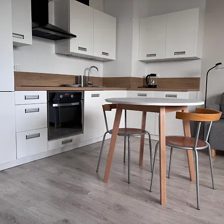 Oliwkowy Hennela Varšava